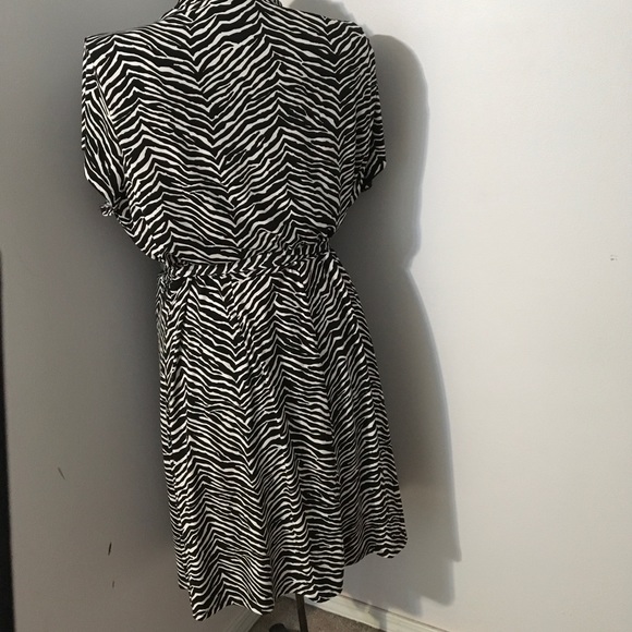 Plus size dress - Picture 3 of 3